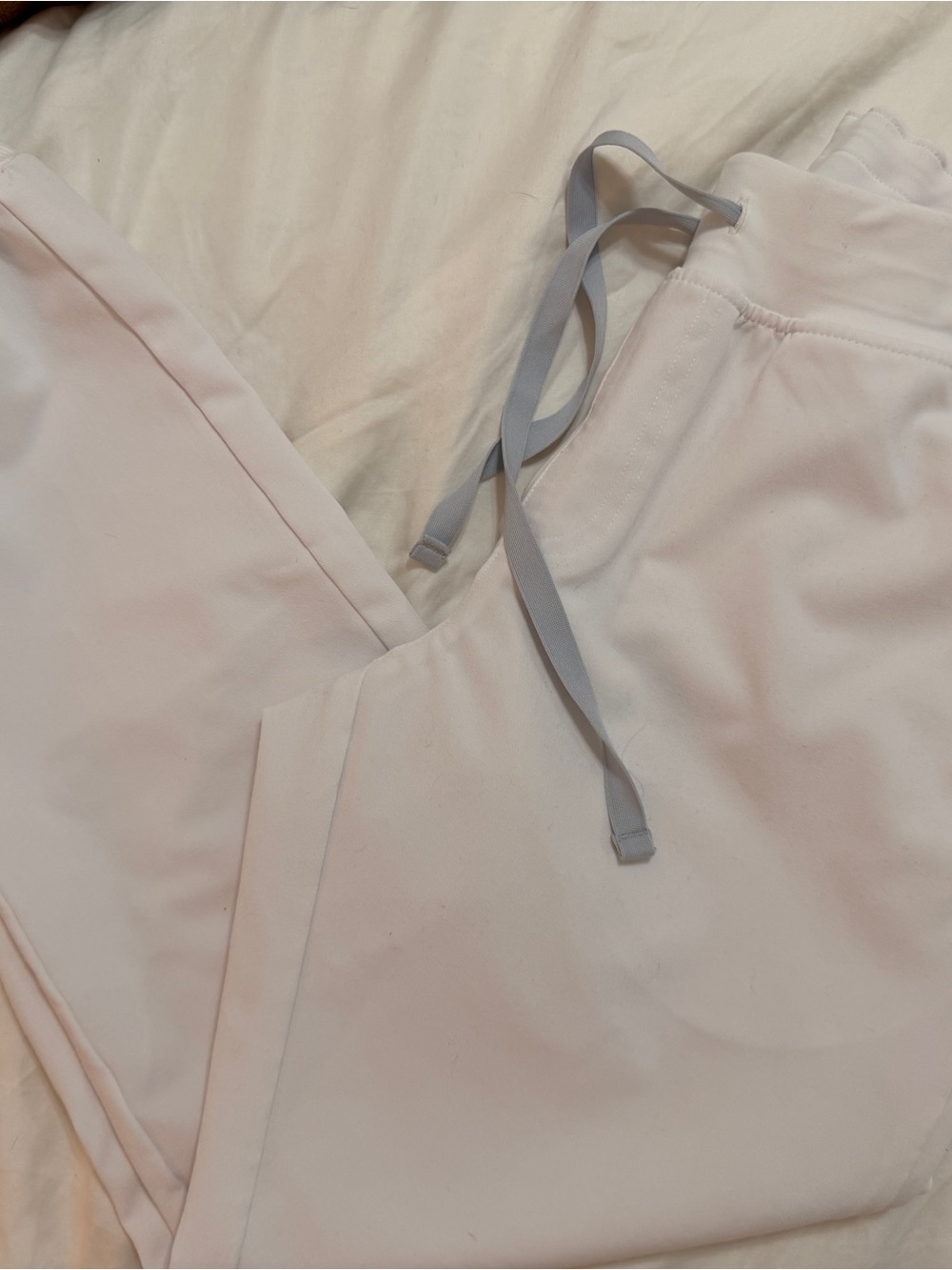 Figs Women's Zamora XS white scrubs with Drawstring